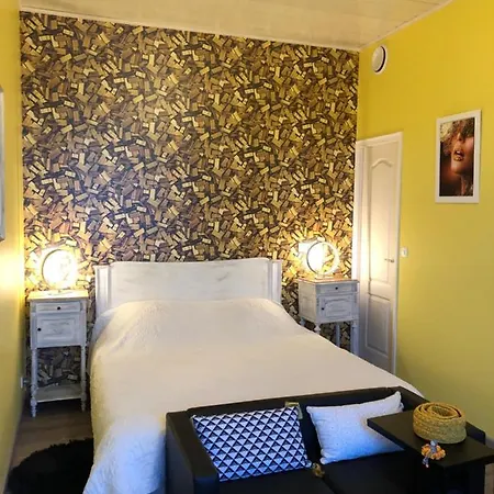 Domaine De L'ile - Et D'hotes 카스넬사라생